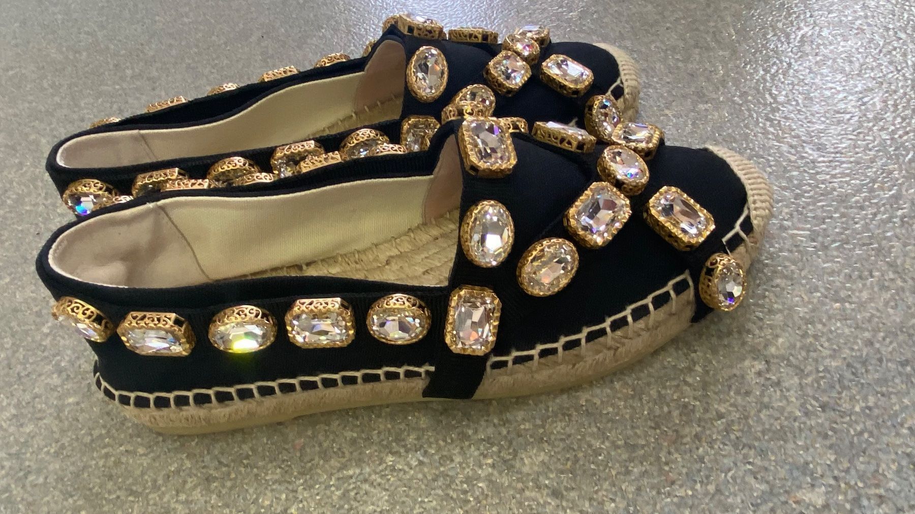 Gucci Scarpe da donna: Gucci Dame Schuh Gr 36 – Nuovo e nell'imballaggio originale da Lachen SZ venduto da HelvetiaLuxury 4