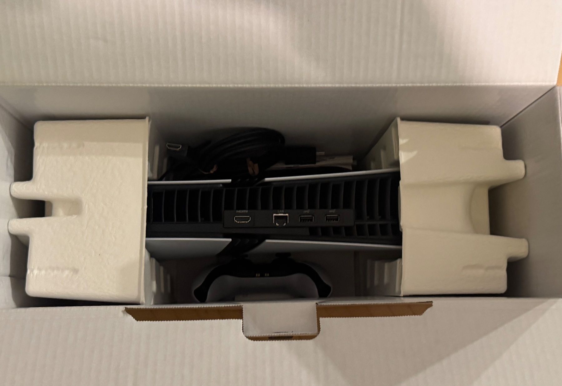 Sony Konsolen: PlayStation 5 Pro - 2TB - neu! – Neu (gemäss Beschreibung) aus Habsburg von see_596k 2