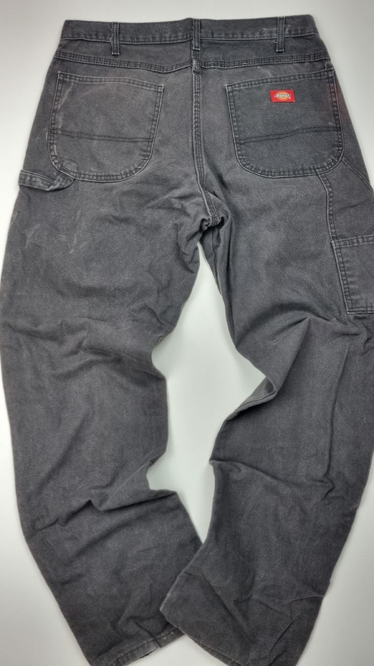 Dickies Jeans: Cargo Dickies gris – Usato da Crans-Montana venduto da pea_k6bc 3