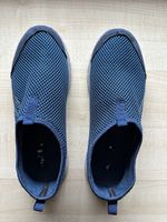 Dunkelblauer Sneaker von Schwesternuhr