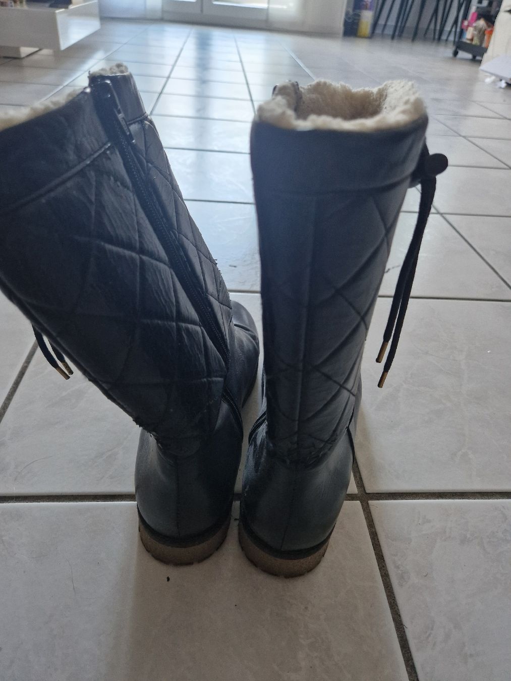 Scarpe da donna: Winterstiefel Grösse 40 – Usato da Aarburg venduto da augenschmaus8 2