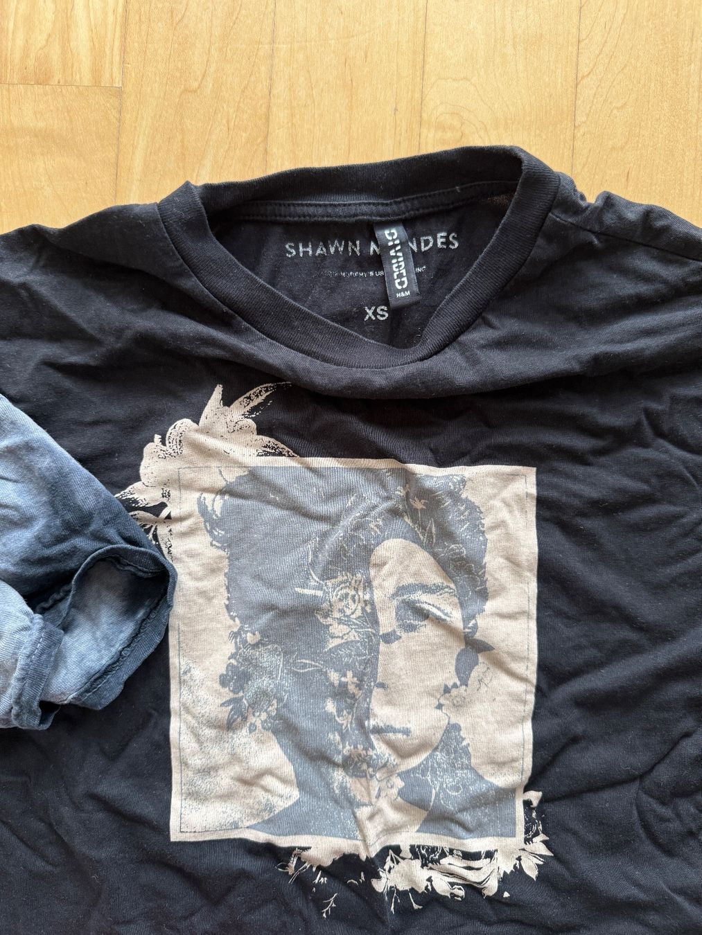 T-shirt: Shawn Mendes T-Shirts – Usato da Baar venduto da julia_2828 2
