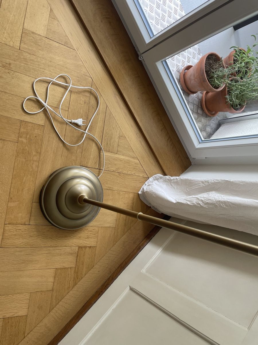 Ikea Lampade: Stehlampe ÄRSTID Messing/Weiss – Usato da Olten venduto da ann_8ghr 2