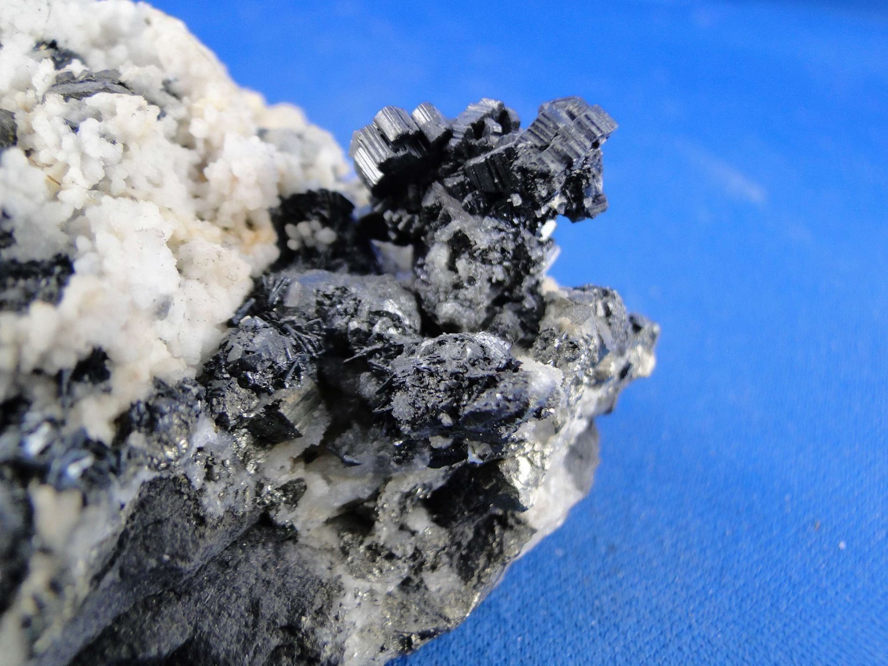 Minéraux & Lithothérapie: Bergkristall mit Bournonit – D'occasion à Schinznach Bad par Demerald 5