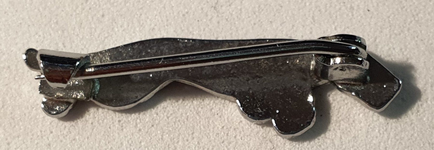 Spille & Fermagli: AA425 - Brosche Auto Marke Jaguar Logo – Usato da Reinach BL venduto da Boston-Verkauf 1