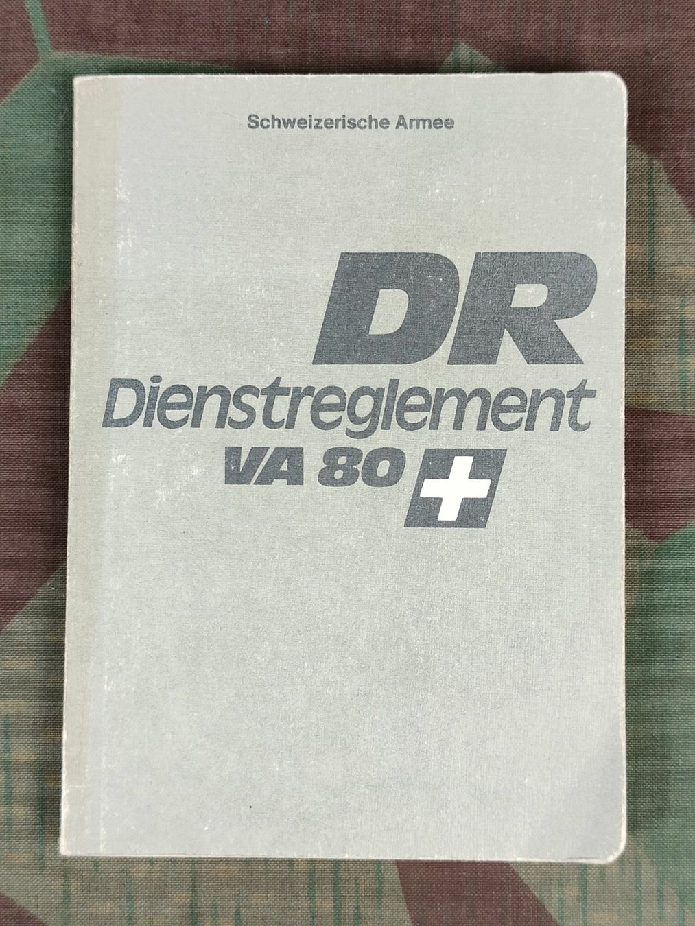 Armée suisse Uniformes: Dienstreglement VA 80 – D'occasion à Bauma par SwissMilitaria