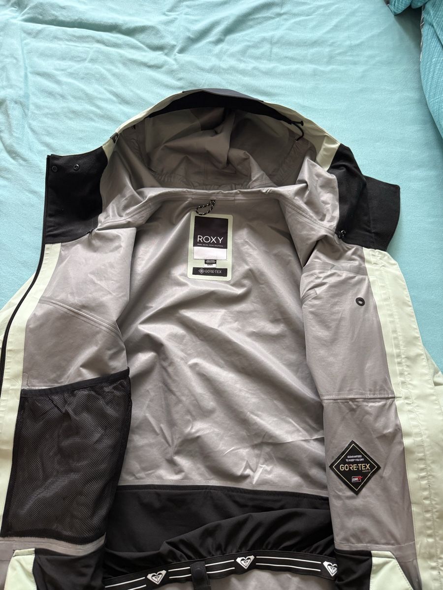 Roxy Giacche: Eine Jacke von Roxy mit Gore Tex – Nuovo e nell'imballaggio originale da Zweisimmen venduto da Mousie 1