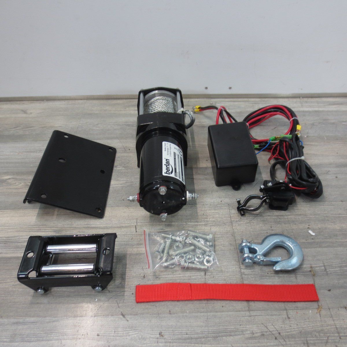 Argani forestali & Pinze posteriori : Berlan elektrische Seilwinde 12V -1360kg Elektrowinde – Nuovo (secondo la descrizione) da Baar venduto da Werkzeugzentrum 1