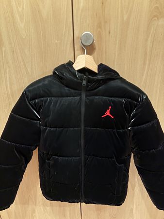 Veste d'hiver Jordan noire chaude et stylée - 12 ans