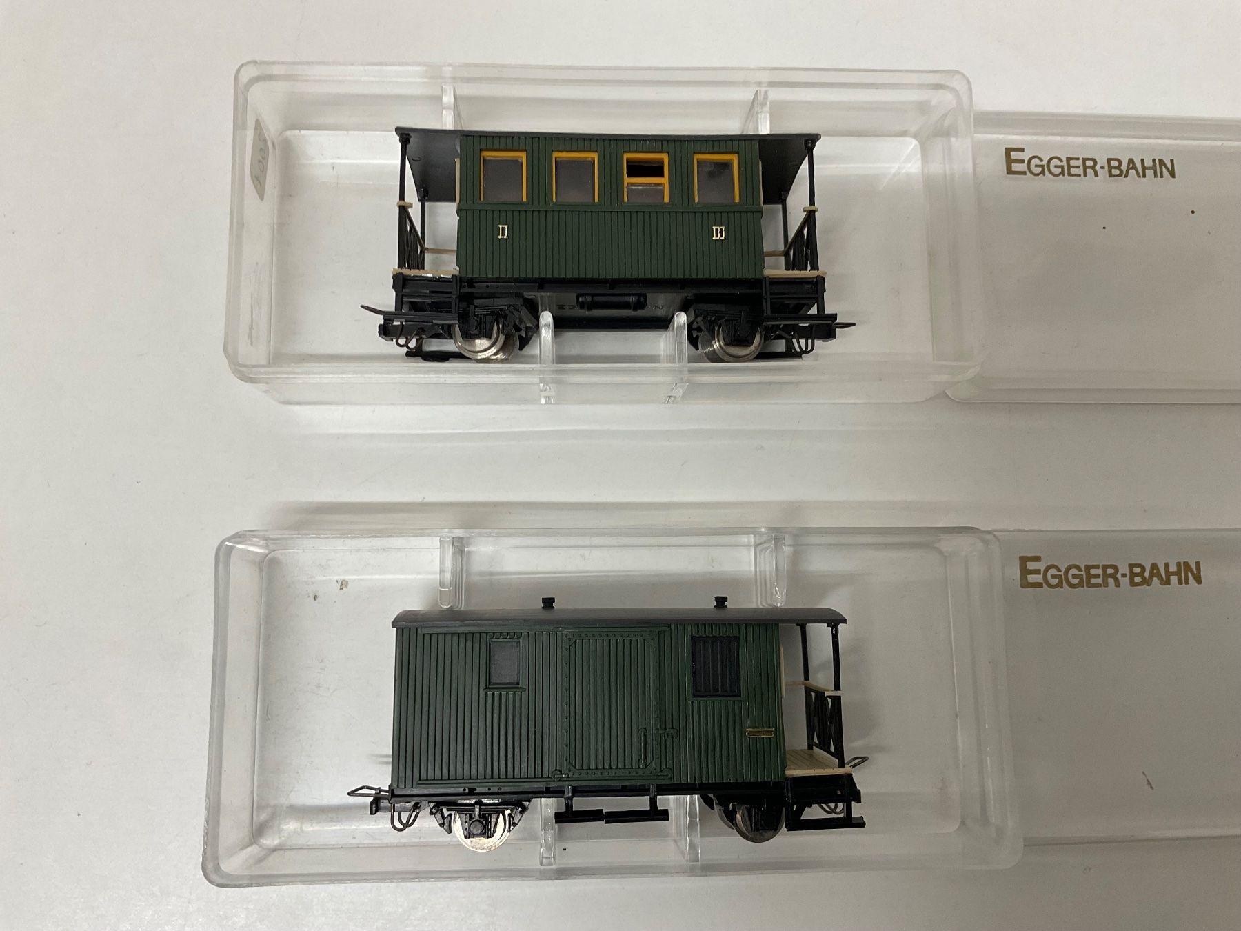 Egger-Bahn Modellini di ferrovie: 2x H0e, Egger-Bahn Waggons grün, Bespielt mit Verpackung – Usato da Chur venduto da Chur75 1