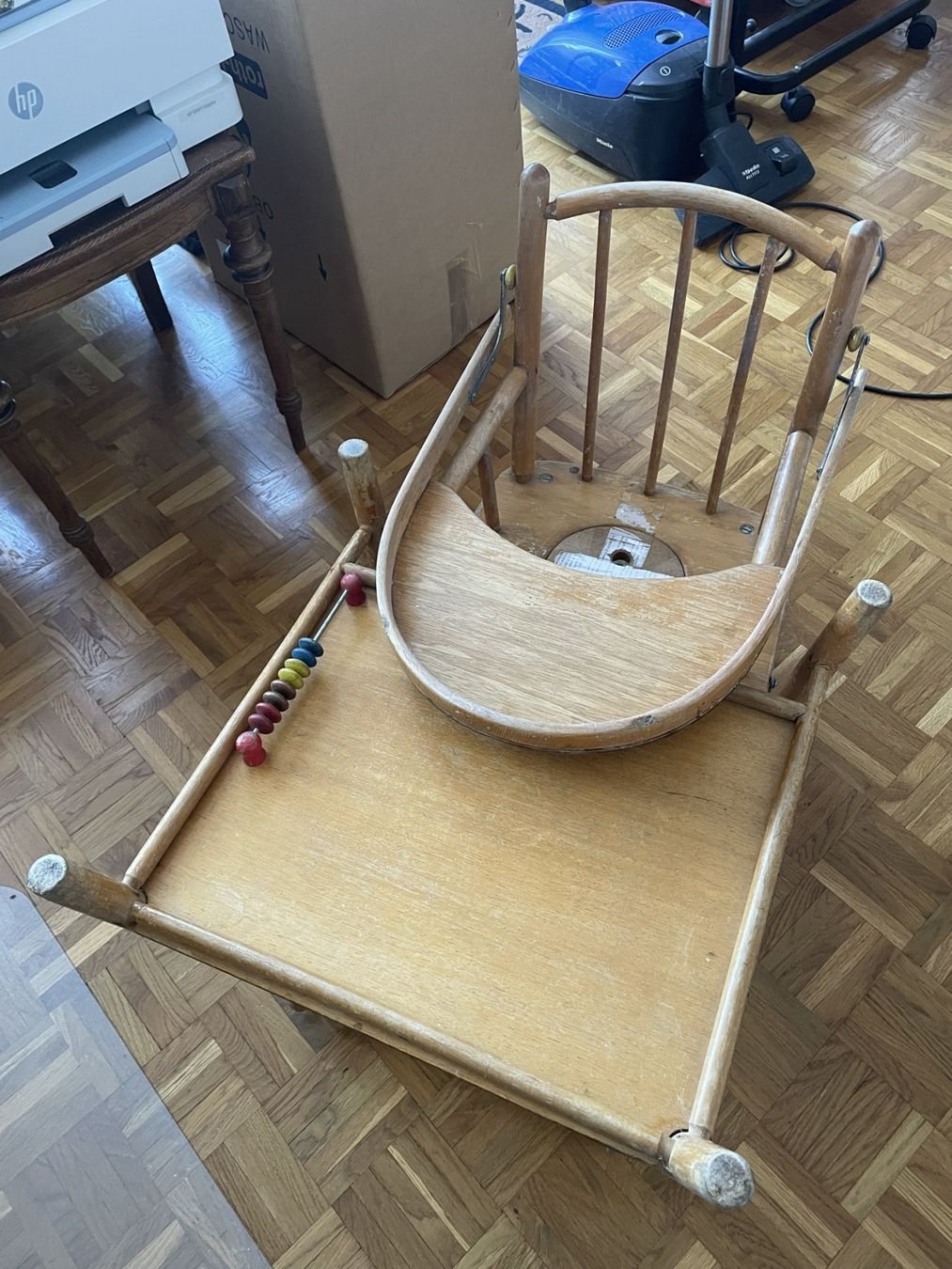 Hochstühle: Kinderstuhl umklappbar zu spieltisch – Gebraucht aus Pratteln von 66werni 2