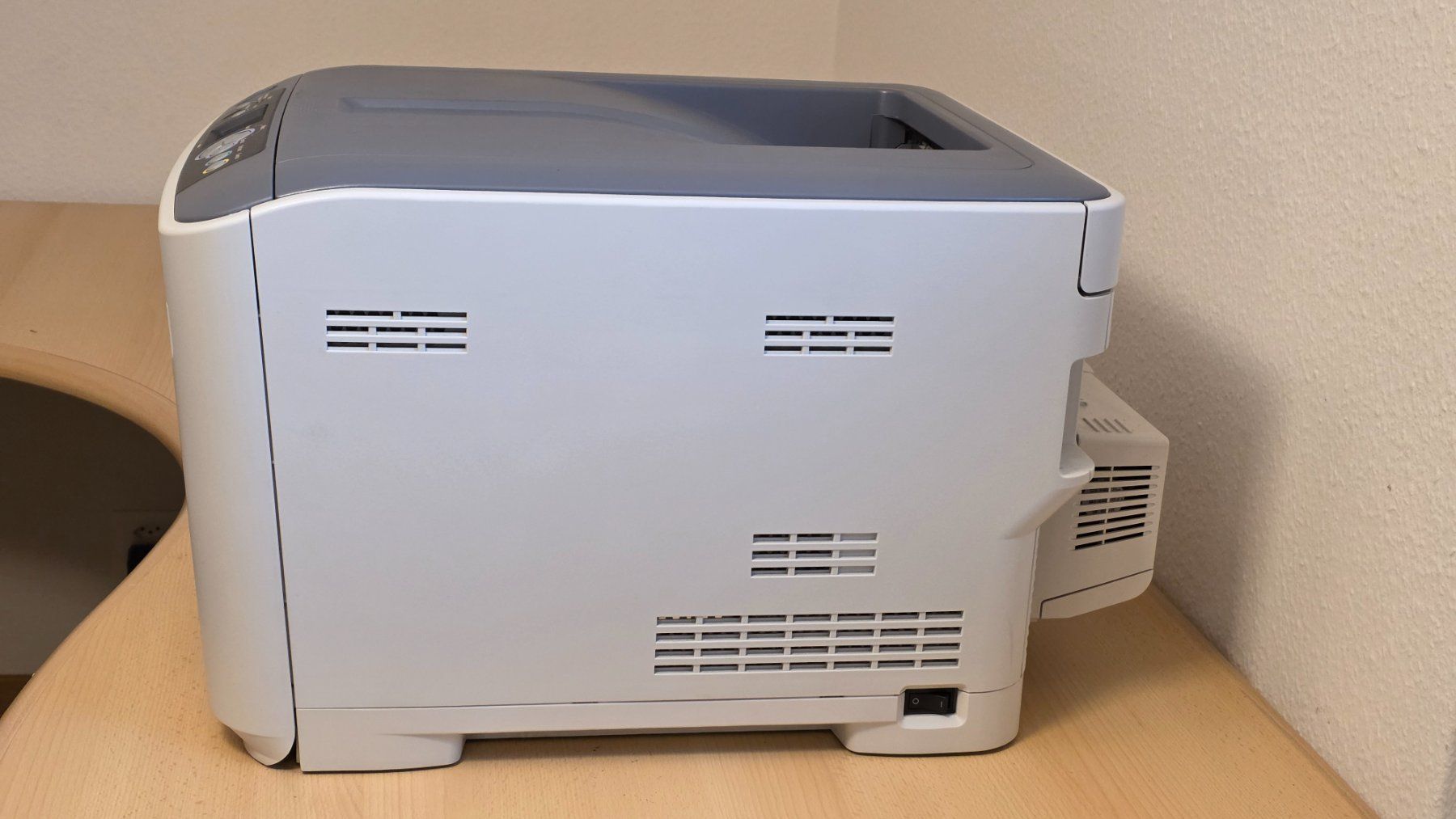 Oki Stampanti: Farb-LED-Drucker OKI C610 DN – Difettoso da Wil SG venduto da haumar01 2