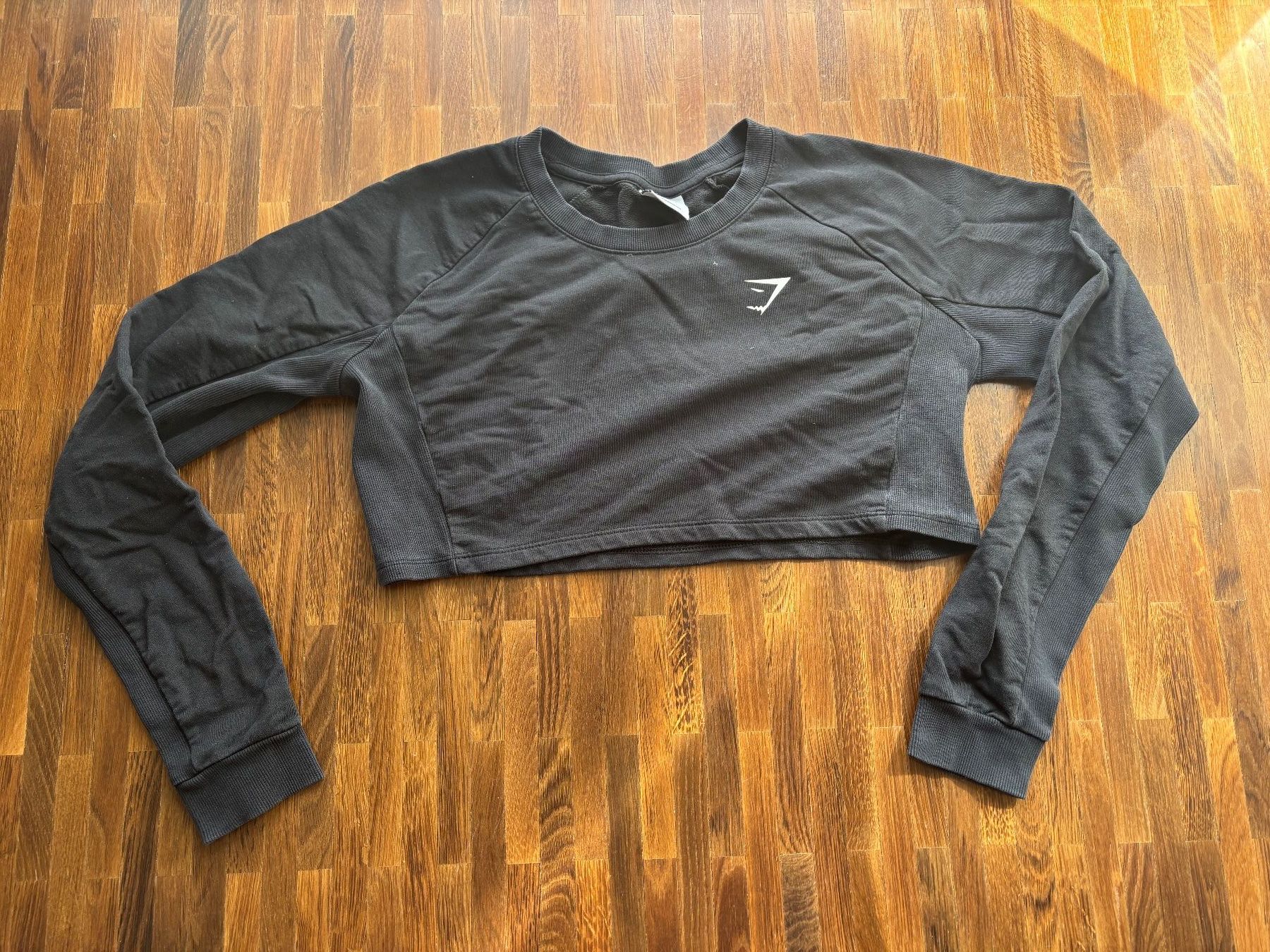 Gymshark Maglioni & Felpe: Gymshark Crop Top Pullover Schwarz, Gr. S – Usato da Hinwil venduto da liviipivii