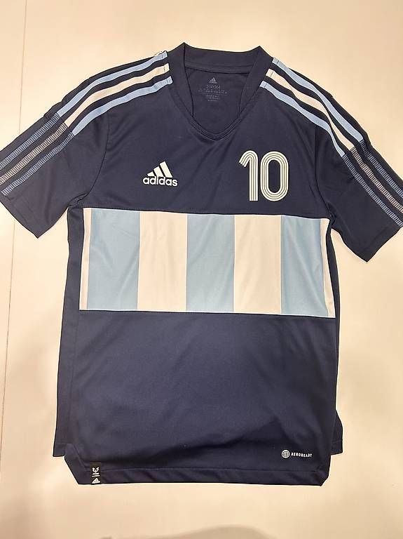Canottiere & Pantaloni: Messi Trikot  – Usato da Lachen SZ venduto da luk_fw6s