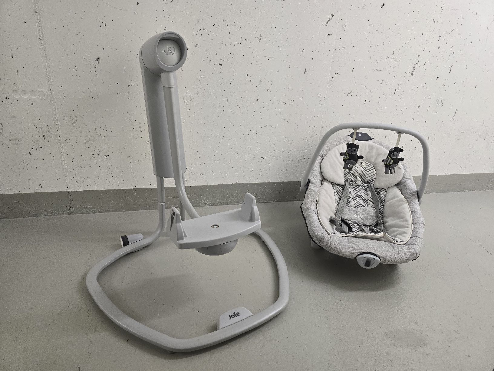 Joie Sdraiette & Sdraiette a dondolo: Joie Serina 2 in 1 - Babyschaukel – Usato da Rotkreuz venduto da Mahkoh