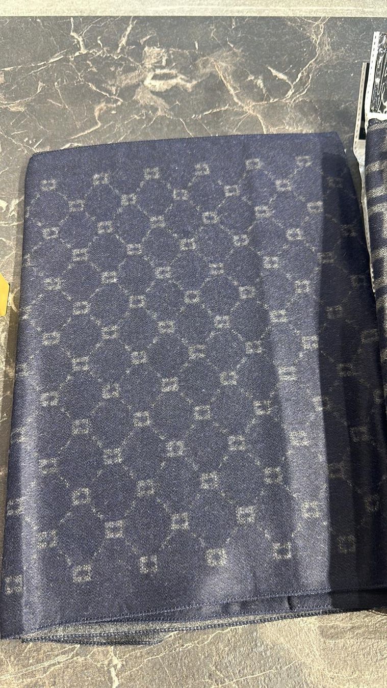 Foulards, Tücher & Schals: Schal Dunkelblau Muster – Gebraucht aus Wolfhalden von frischi1973 2