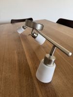 Gut erhaltene Deckenlampe mit drei Strahlern aus Metall