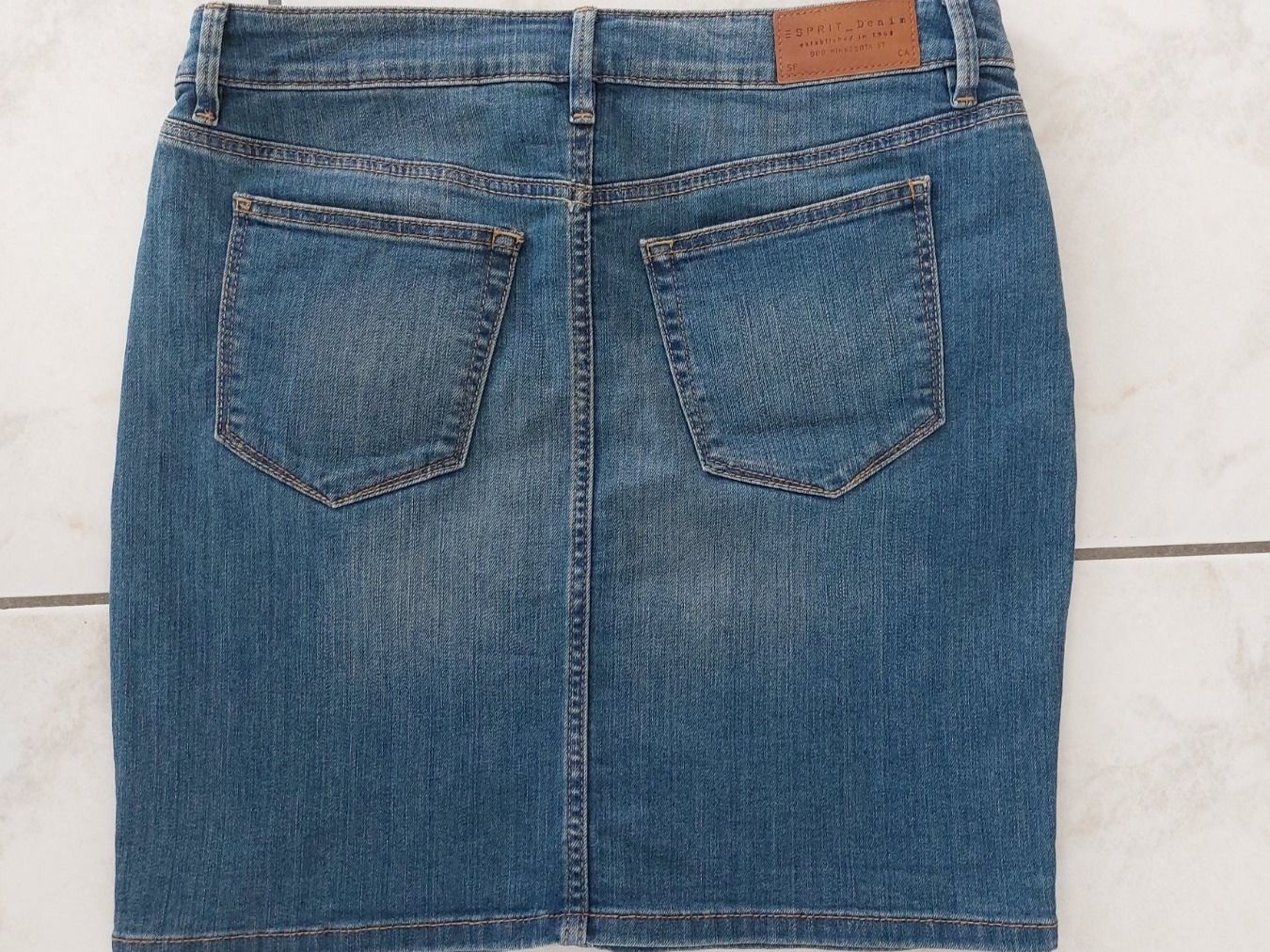 Esprit Gonne: Esprit Jupe W27 – Usato da Schmitten FR venduto da ReniStern 1