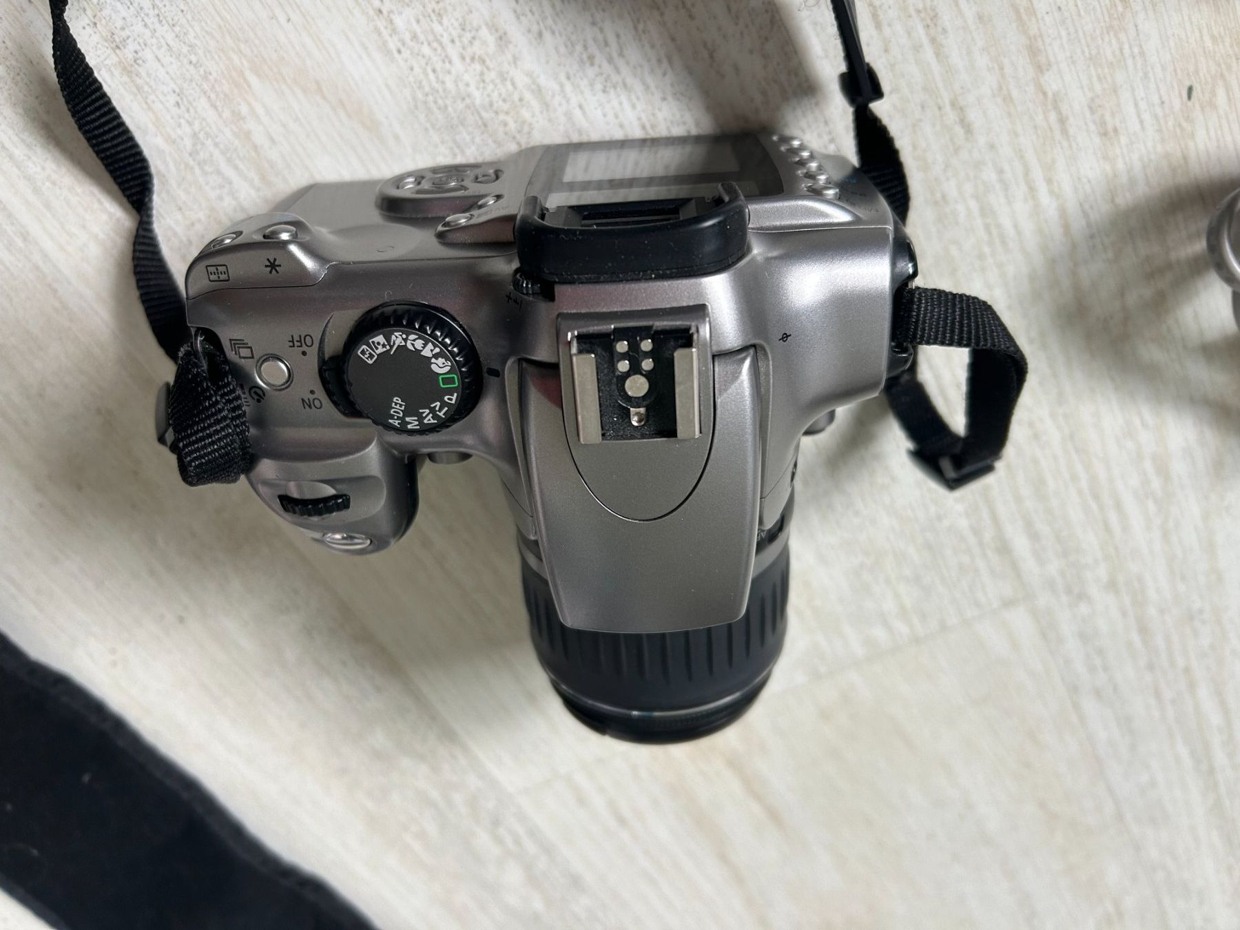 Canon Fotocamera: Spiegelreflexkamera Canon EOS 300D silber gebraucht – Usato da Siebnen venduto da Diit 1