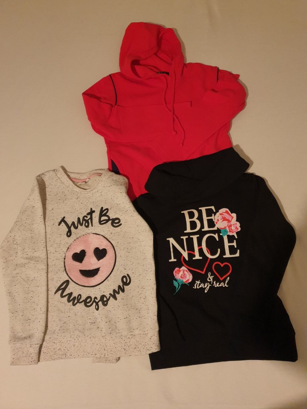 Pullover & Sweatshirts: 3x Sweat Pullover Mädchen Gr. 146/152 – Gebraucht aus Rothrist von Wasser2006