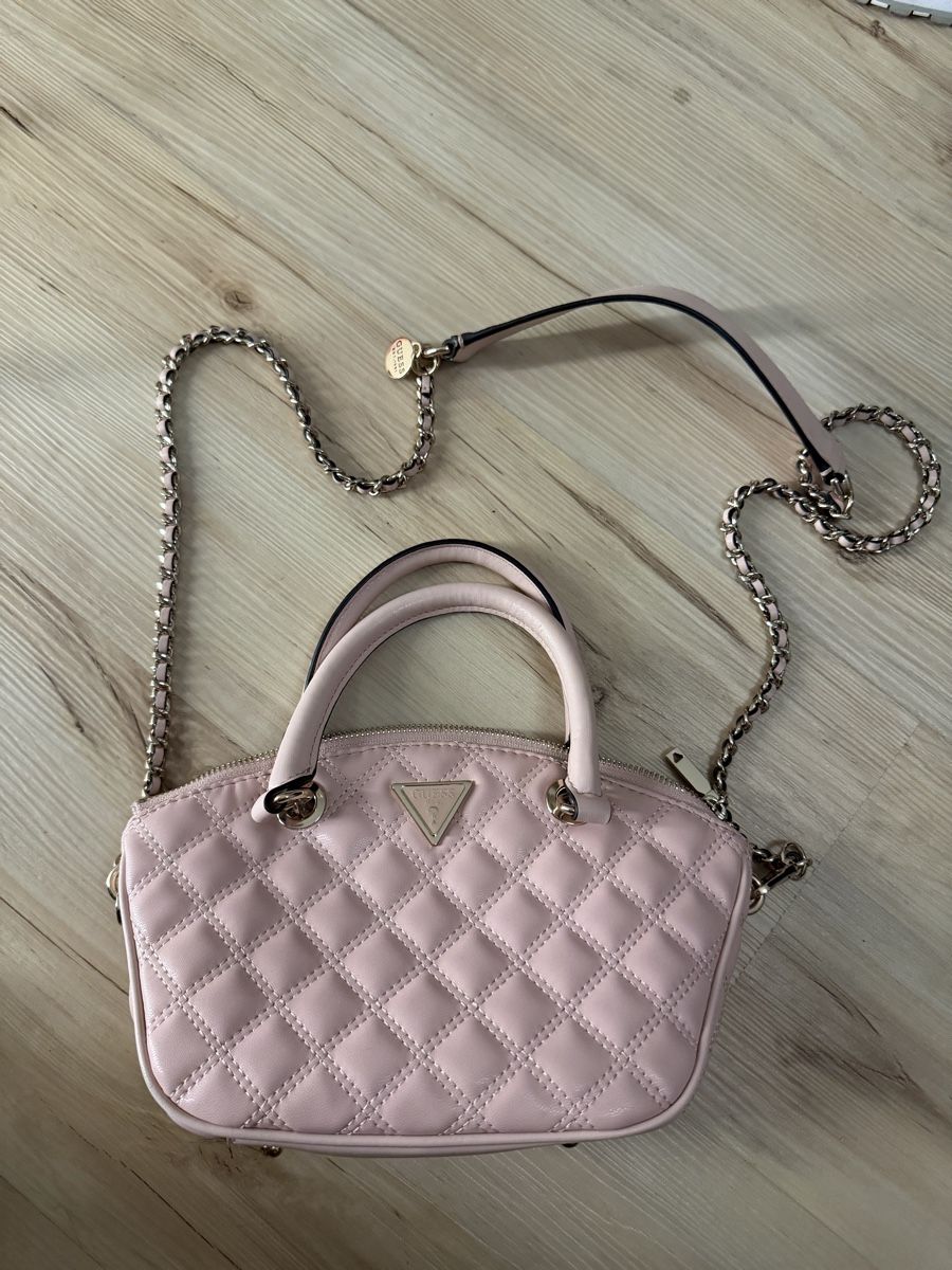 Guess Sacs femmes: Rosa Guess Handtasche – Neuf (Voir description) à Au ZH par sel_z8vp
