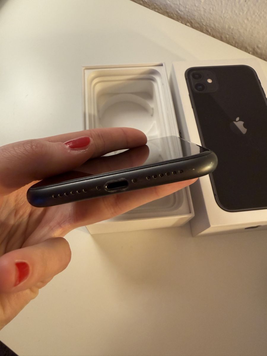 Apple Handys / Smartphones: I Phone 11. 128GB gebraucht. – Gebraucht aus Allschwil von thankslove 8