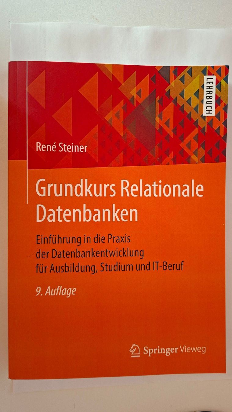 Libri: Grundkurs relationale Datenbanken – Usato da Dietikon venduto da Buchantiqdietikon