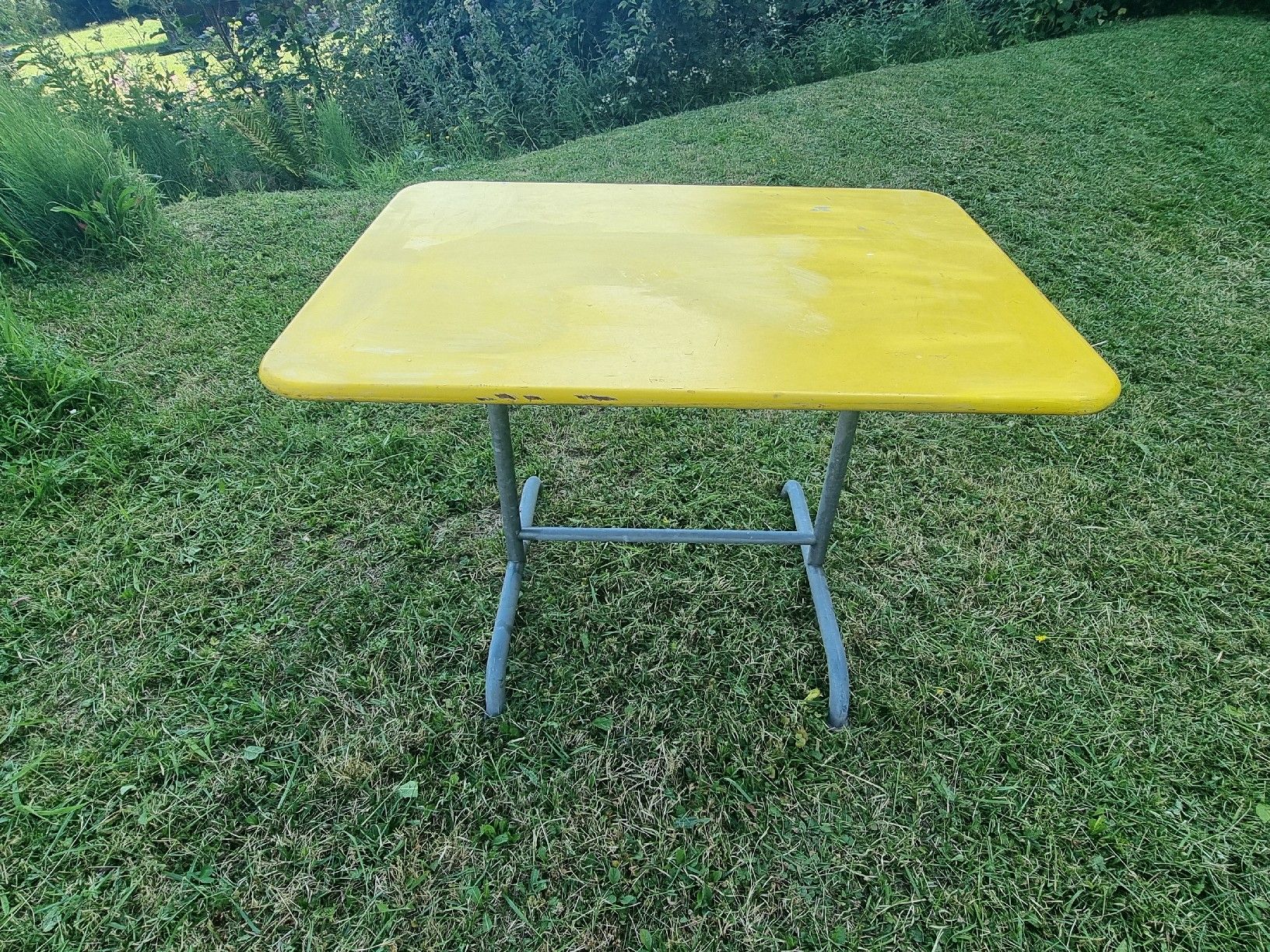 Tische: Bigla  Gartentisch Top  – Gebraucht aus Berschis von treedosha01