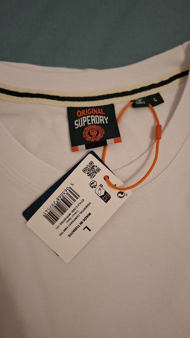 Superdry T-Shirts: T-shirt Superdry white – Neu und originalverpackt aus Crissier von Chino_20 1