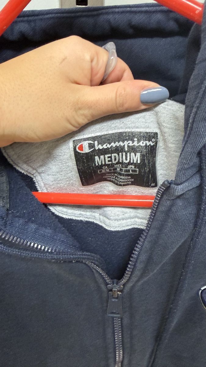Champion Jacken: Vintage Champion Zipper – Gebraucht aus Bern von ame_q9d2 1
