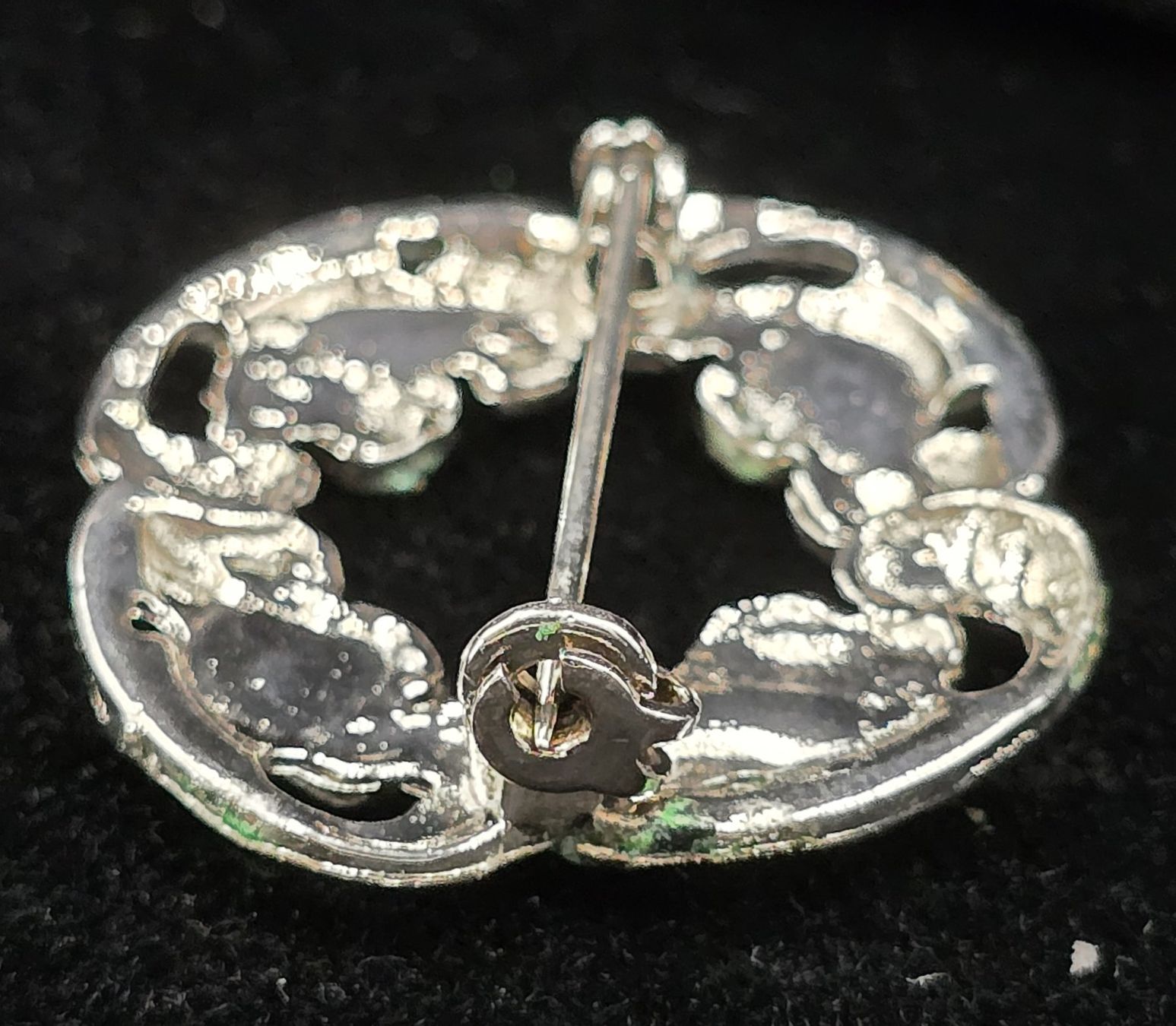Broches & Aiguilles: Brosche Silberfarbig – D'occasion à Rorschacherberg par snOOpydOg11 3