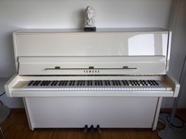 Yamaha Klavier weiss, gut erhalten - Modell E116