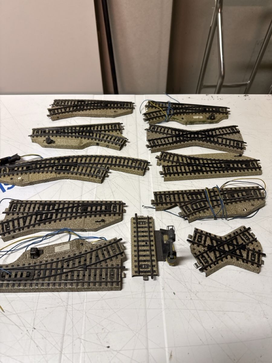 Märklin Modelleisenbahnen: Lots de voies de train électrique, divers éléments 52pcs – Gebraucht aus Troistorrents von yan_7fk7