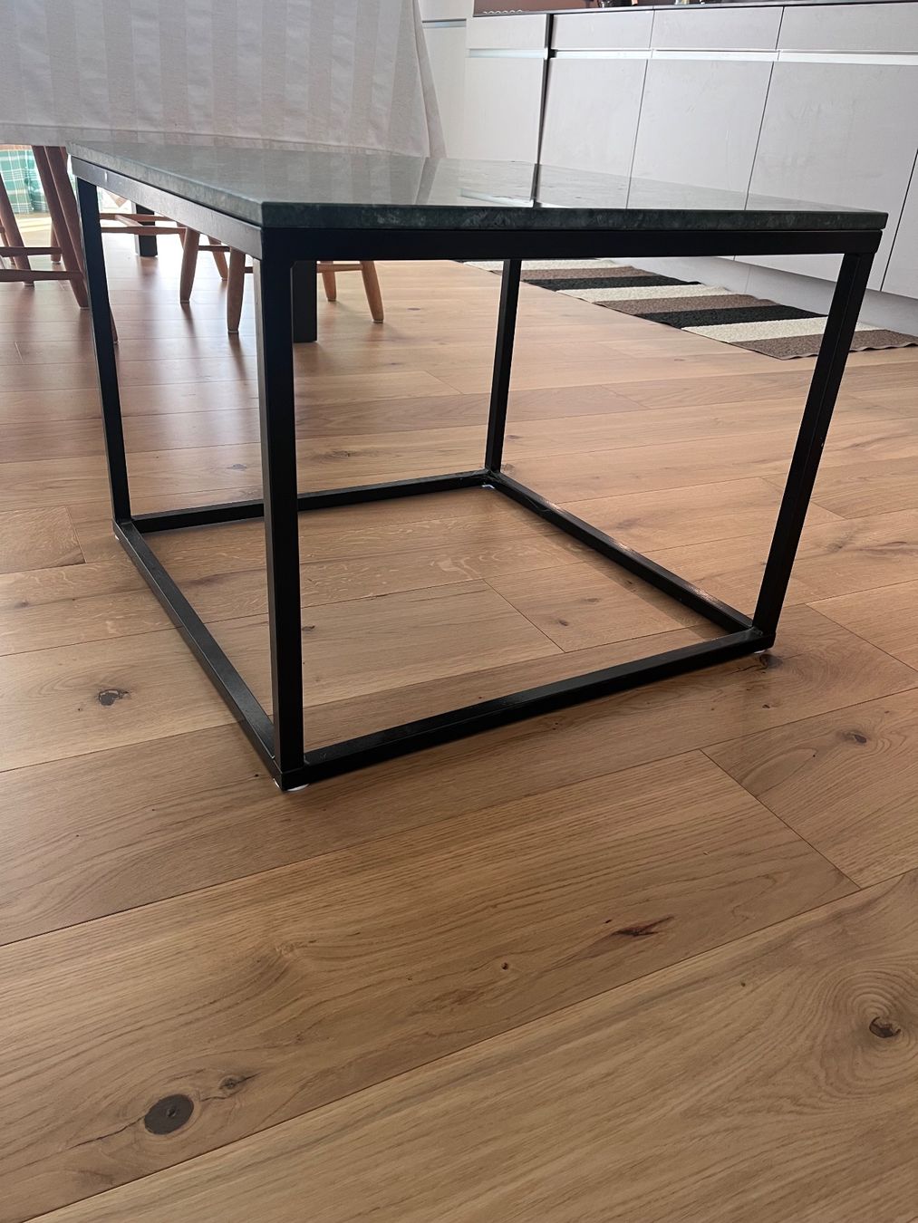 Tavoli: Modern Scandinavian Green Marble Coffee Table – Usato da Zürich venduto da nil_l7fb 4