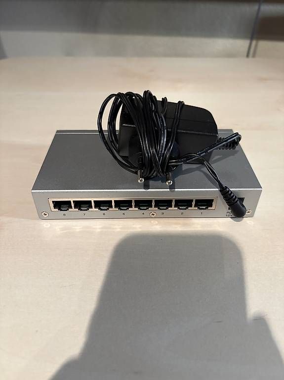 Hubs & Switches: 2 switch ethernet – Gebraucht aus Prosito von Nic_111 1