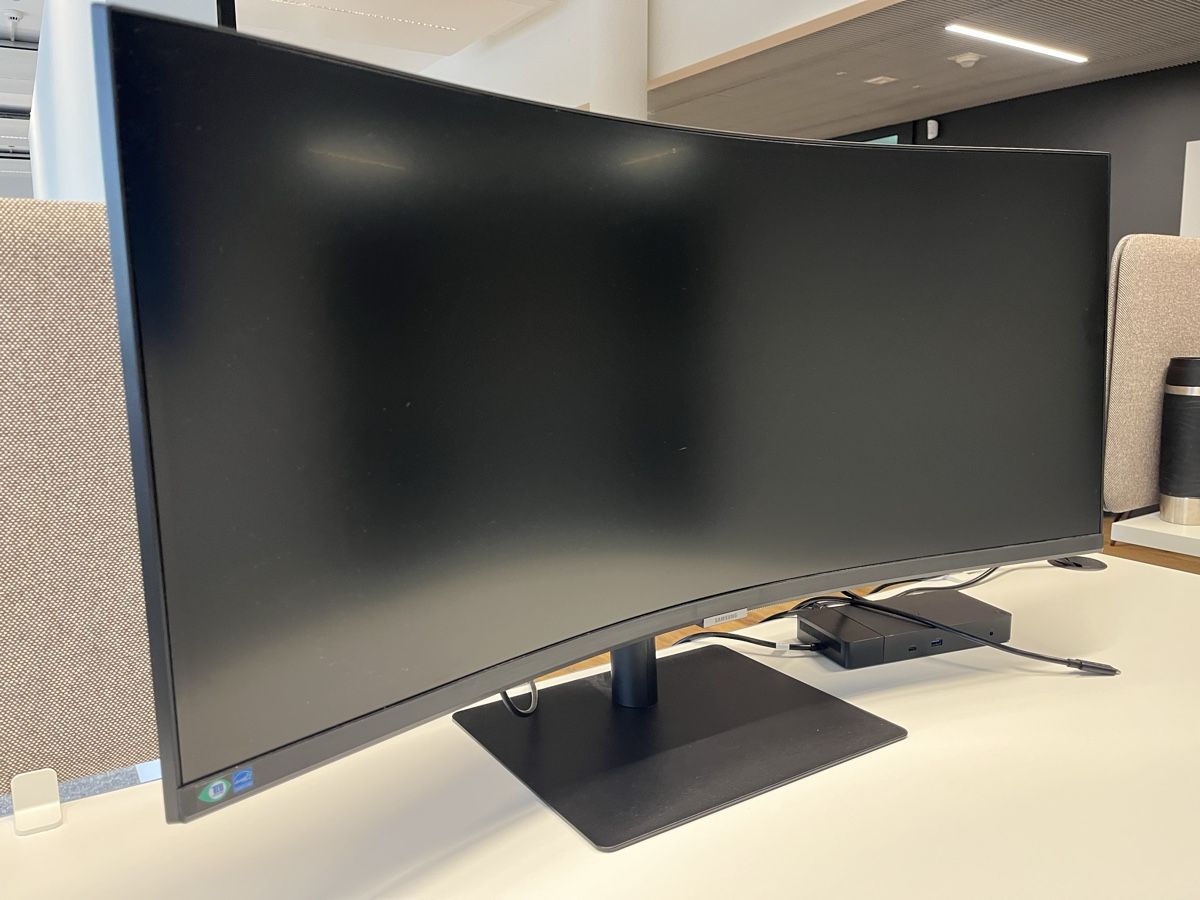 Samsung Monitor: Samsung Viewfinity S6 - S65UC, Curved, 34", Monitor – Usato da Luzern venduto da strandbar90 2