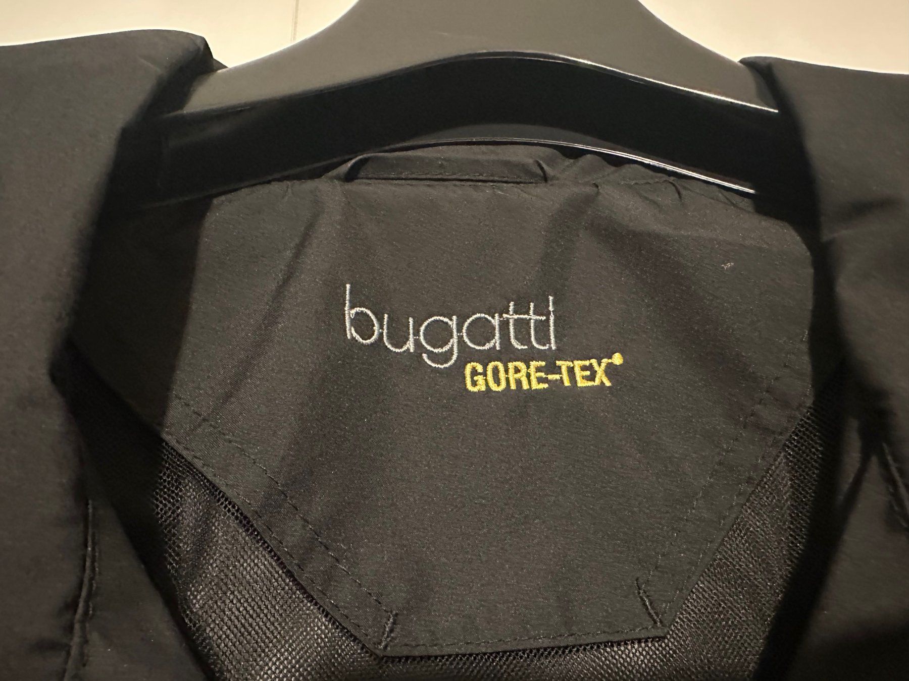 Bugatti Giacche: Bugatti Jacke Gore-Tex – Usato da Hombrechtikon venduto da Unit25 2