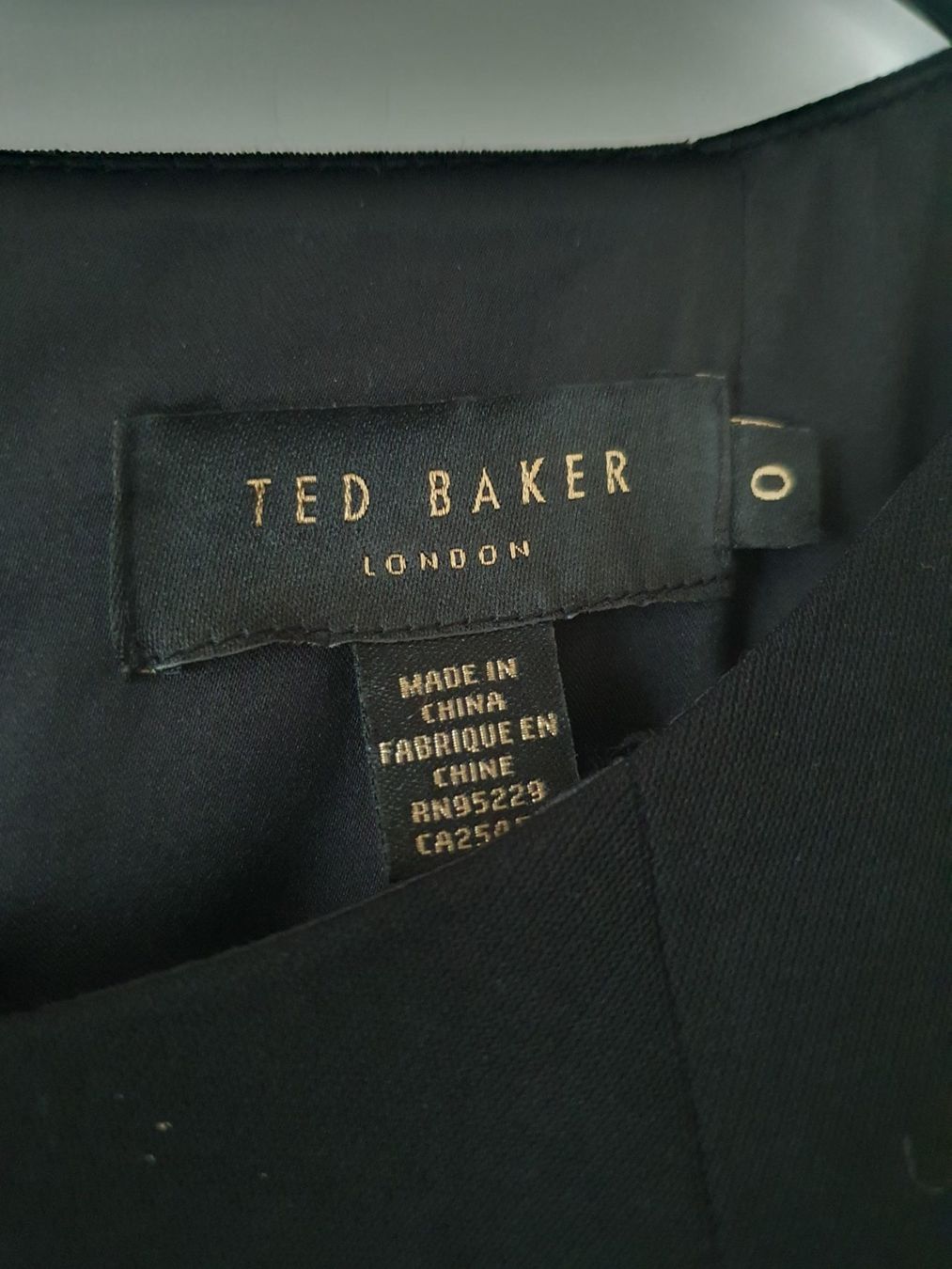 Ted Baker Vestiti: Etui-Kleid Gr. 34 von Ted Baker – Nuovo (secondo la descrizione) da Rheineck venduto da aron012 1