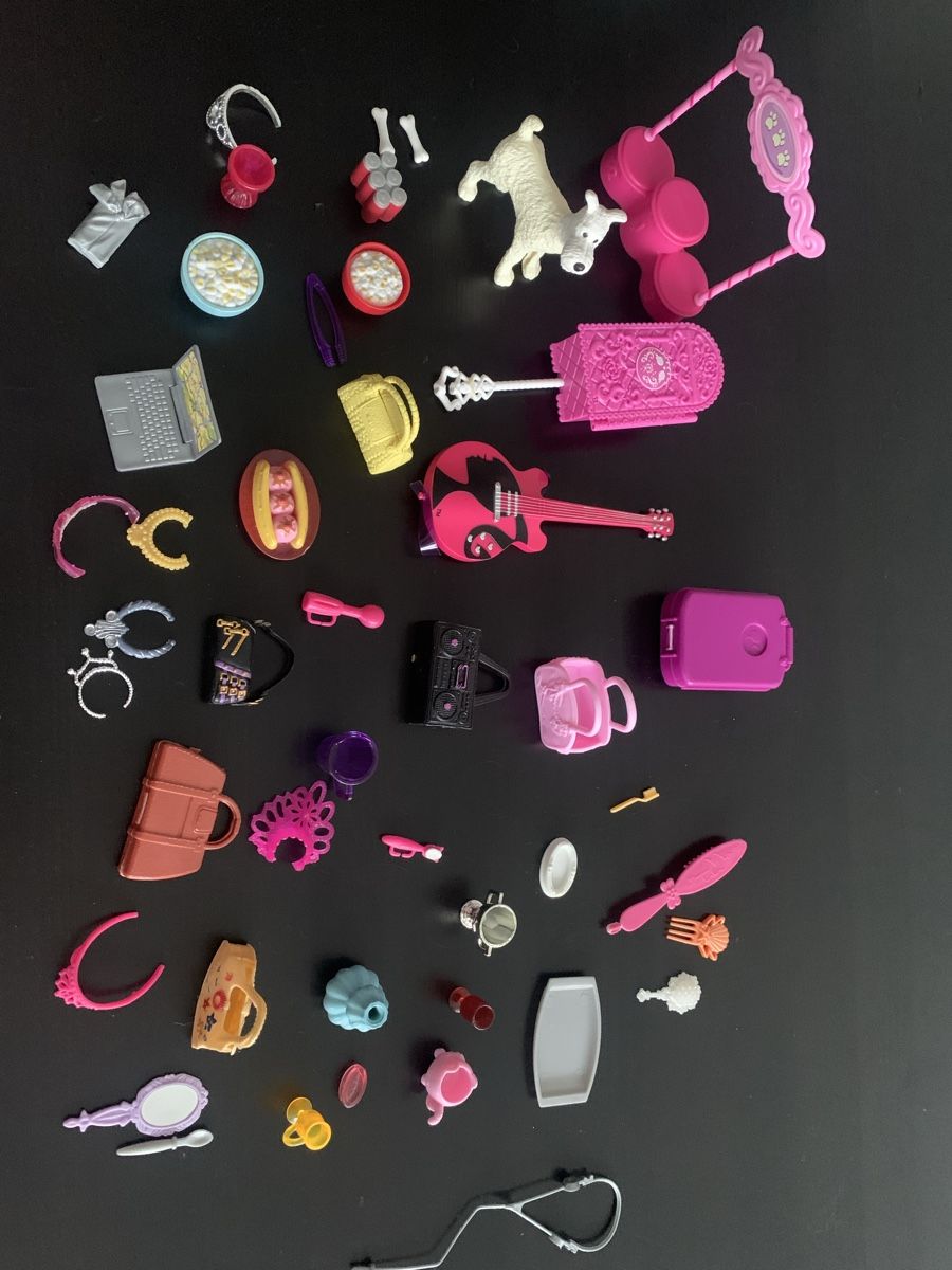 Barbie Maisons & Meubles de poupées: Barbie Diverses – D'occasion à Emmen par ama_8wmn