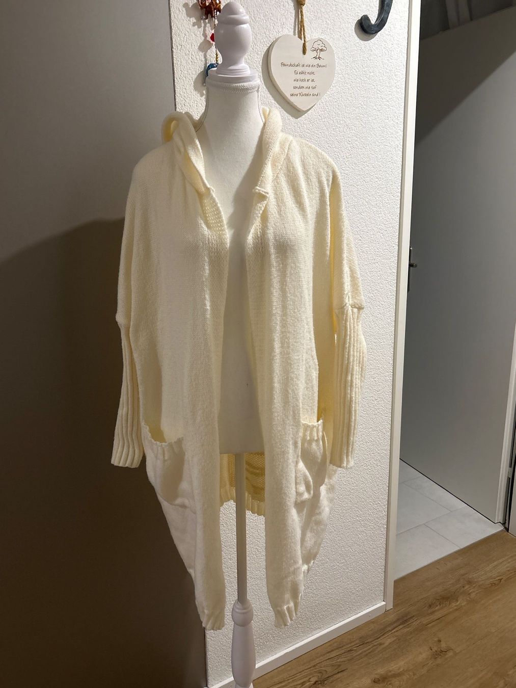 Giacche: Lange Strickjacke cremefarbig Gr. M – Usato da Brunnen venduto da Nala2929 1
