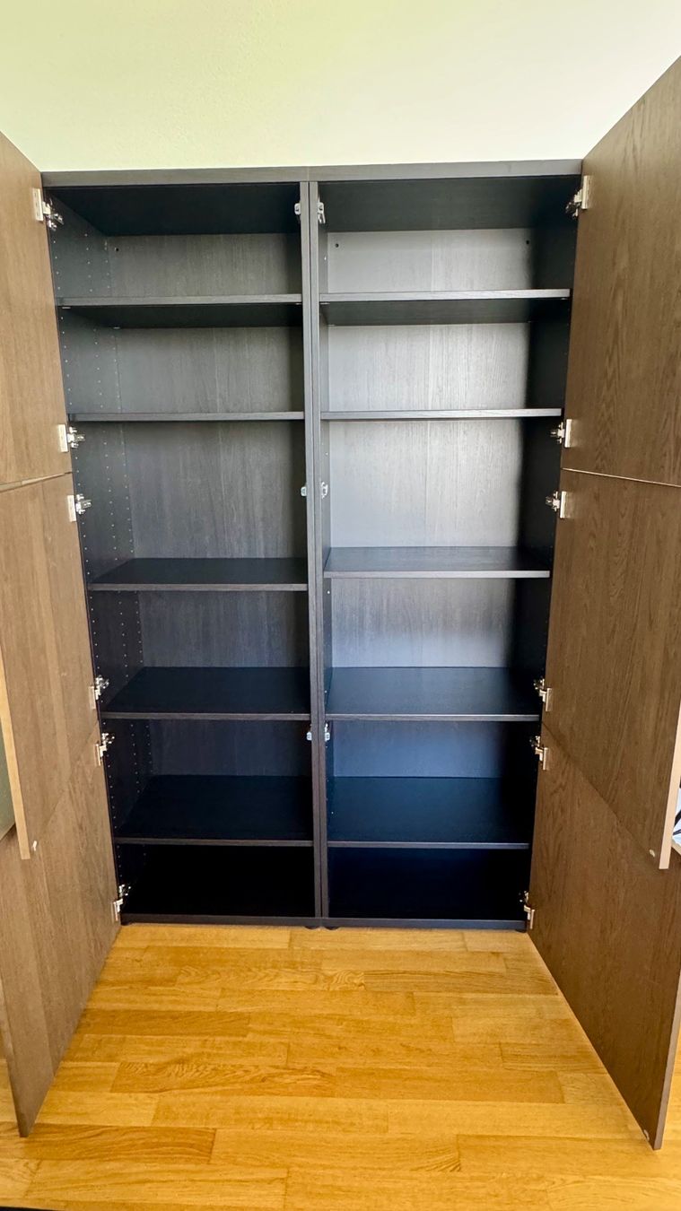 Ikea Armadi: IKEA BESTÅ Schrank mit Türen – Nuovo (secondo la descrizione) da Luzern venduto da mar_27gr 1