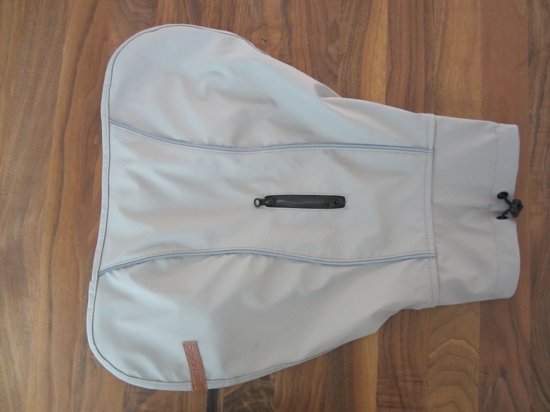 Trixie Abbigliamento: Hunde-Regenmantel Trixie 35 cm – Nuovo (secondo la descrizione) da Kehrsatz venduto da Kamikaze0