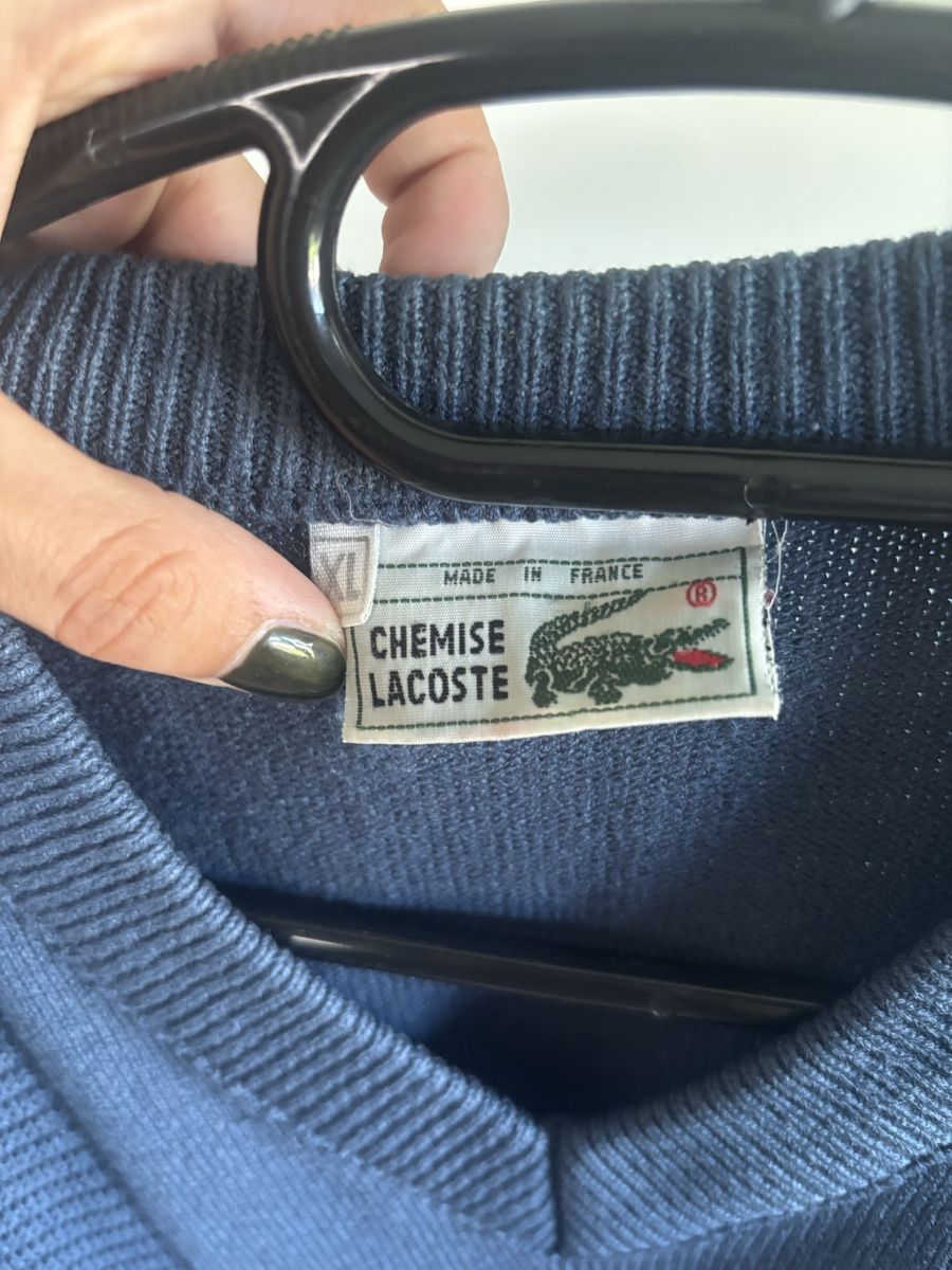 Lacoste Pullover & Sweatshirts: Pullover Lacoste V-Ausschnitt dunkelblau  – Gebraucht aus Stans von lin_psv7 2