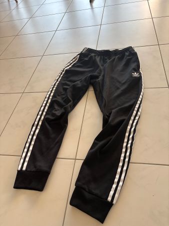 Adidas Trainingshose schwarz Grösse M gebraucht