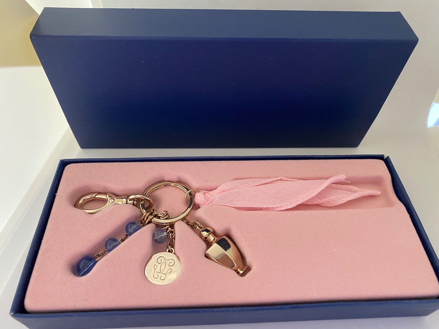 Schlüsselanhänger & - bänder: Porte-clés Guerlain – Neu und originalverpackt aus Bouveret von wes_7zll