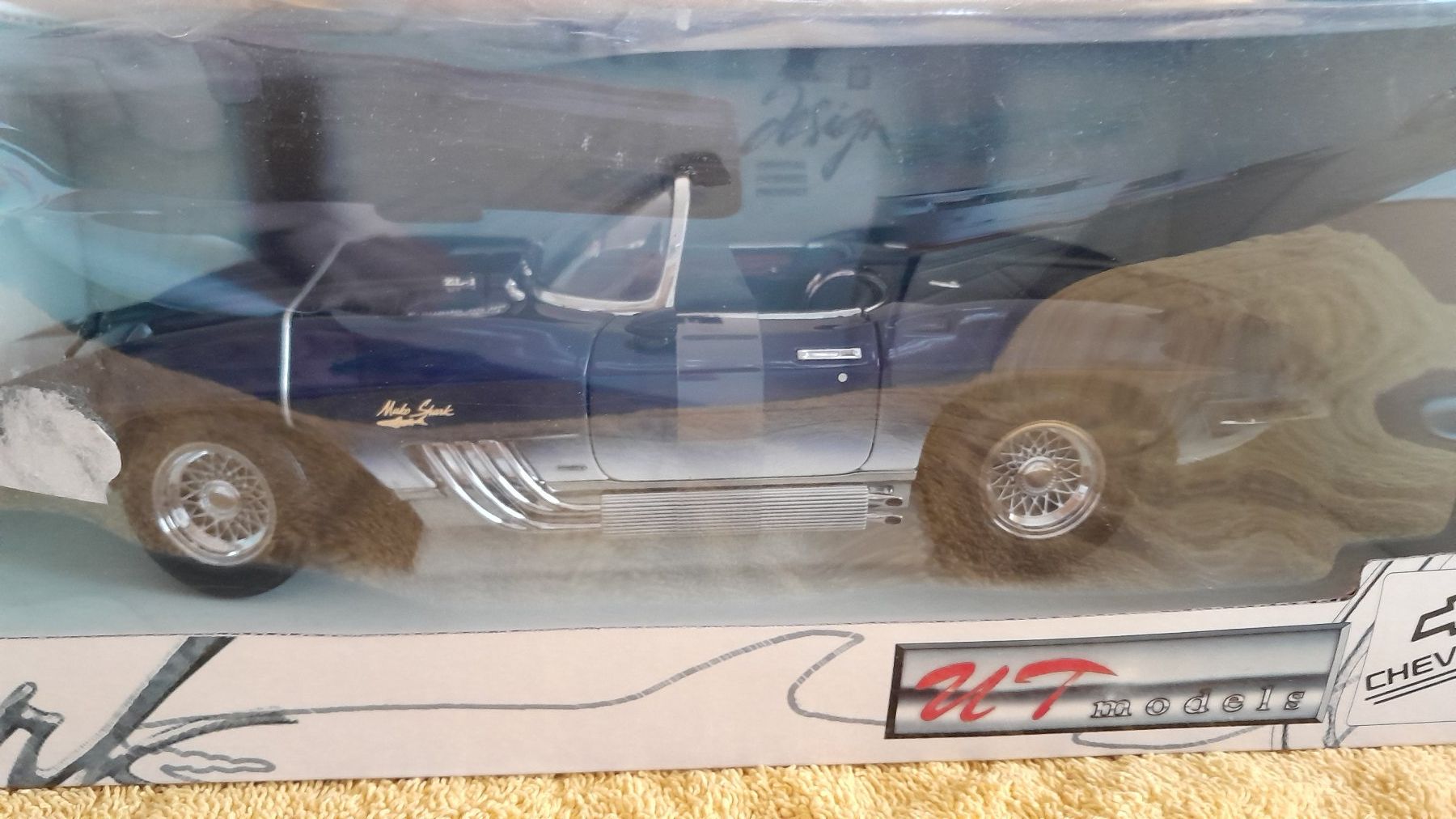 Chevrolet Modellini d'auto: UT models Mako Shark Corvette 1:18 – Nuovo e nell'imballaggio originale da Tafers venduto da Fbrh 3
