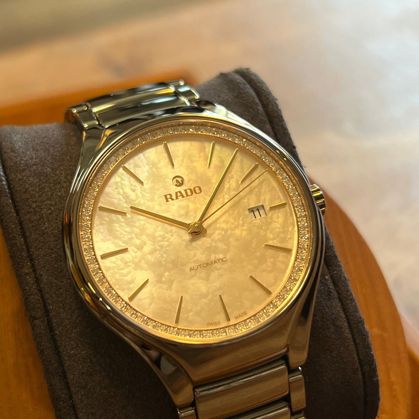 Rado Orologi: Rado True MOP Dial Automatic Date Diamond Bezel 763.0057.3.0 – Usato da Carouge GE venduto da Watchaser 1