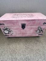 Antiker Rosa Truhe Shabby Chic Stil mit Vogel Motiv