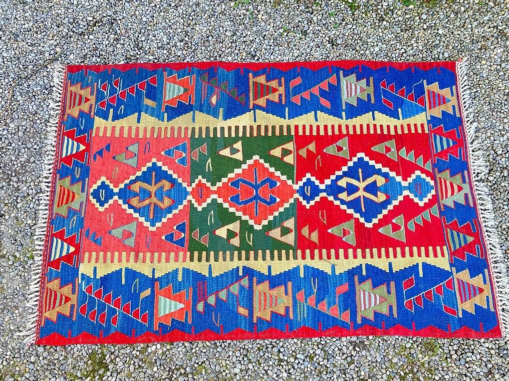 Kilim Tappeti: Alter Kelim mit wunderschönen Farben. – Usato da Horw venduto da luzernicus