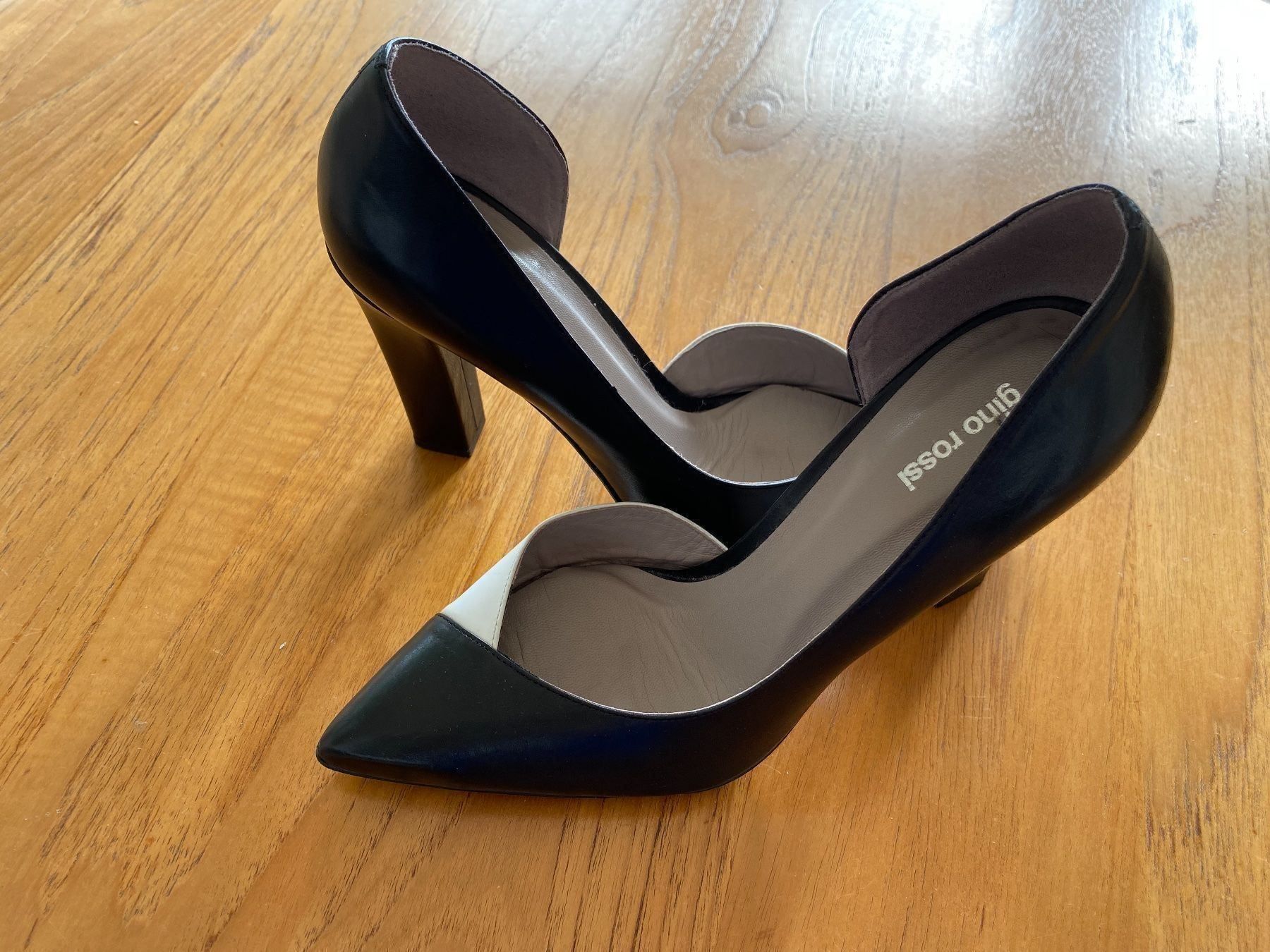 Damenschuhe: Gino Rossi Pumps in Schwarz/Weiss – Gebraucht aus Zürich von Grothschild 7